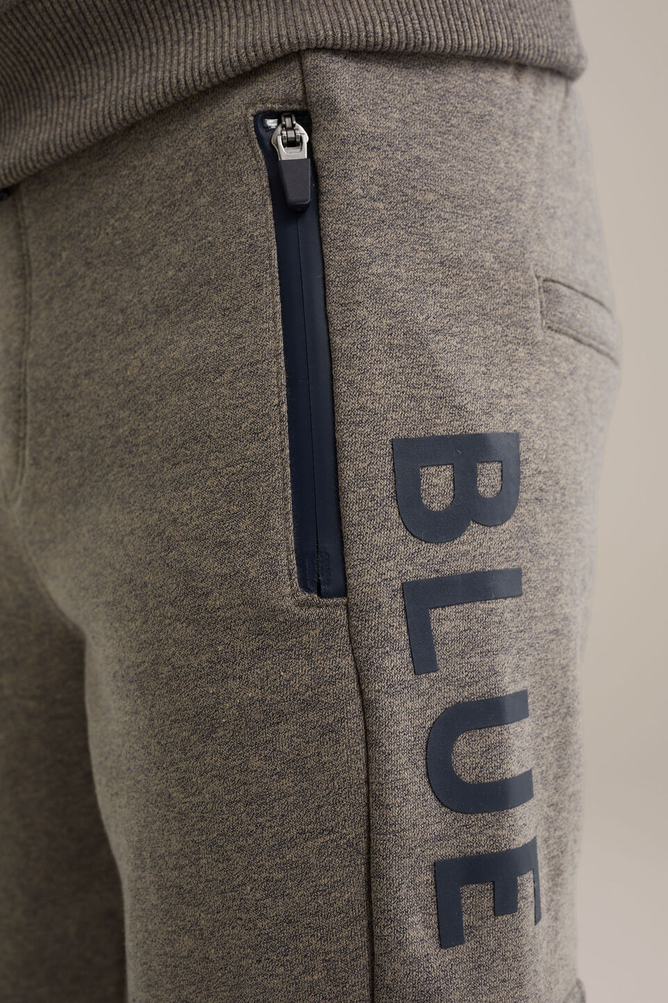 we fashion boys jogging pants with cargo pockets